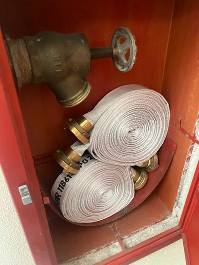 Instalação de sistema de prevenção contra incêndio em edificação — foto 1 de 11