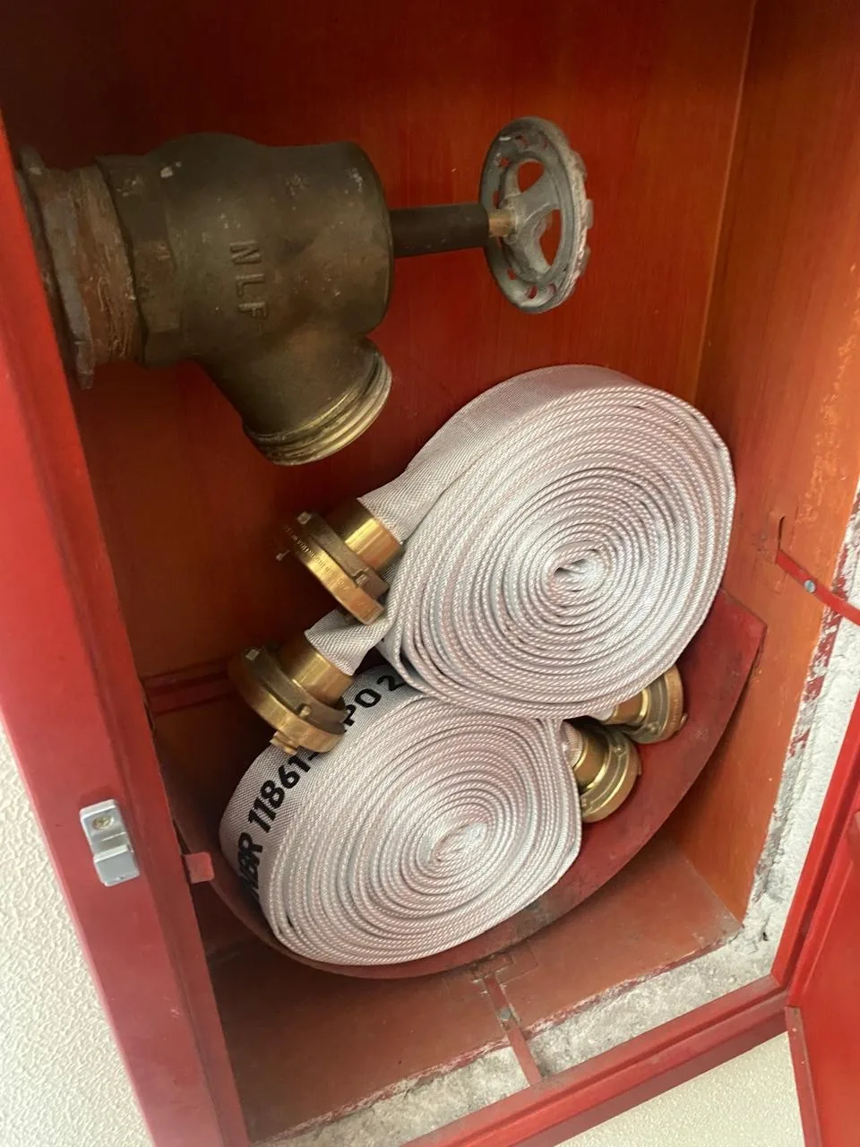 Instalação de sistema de prevenção contra incêndio em edificação