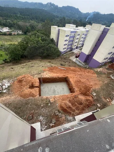 Execução da fossa séptica em condomínio residencial — foto 2 de 7