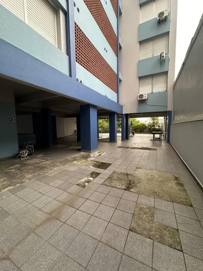 Calçada interna do Condomínio Edifício Palácio depois da obra — foto 2 de 35