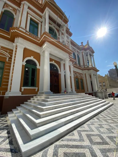 Prédio da Prefeitura de Porto Alegre durante a revitalização — foto 1 de 13
