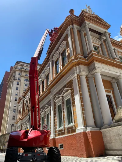 Prédio da Prefeitura de Porto Alegre durante a revitalização — foto 6 de 13