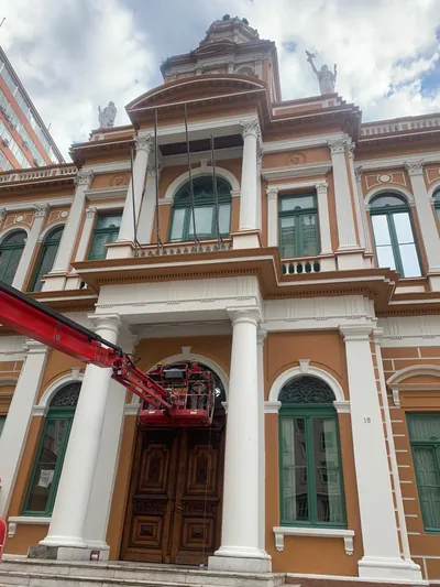 Prédio da Prefeitura de Porto Alegre durante a revitalização — foto 11 de 13